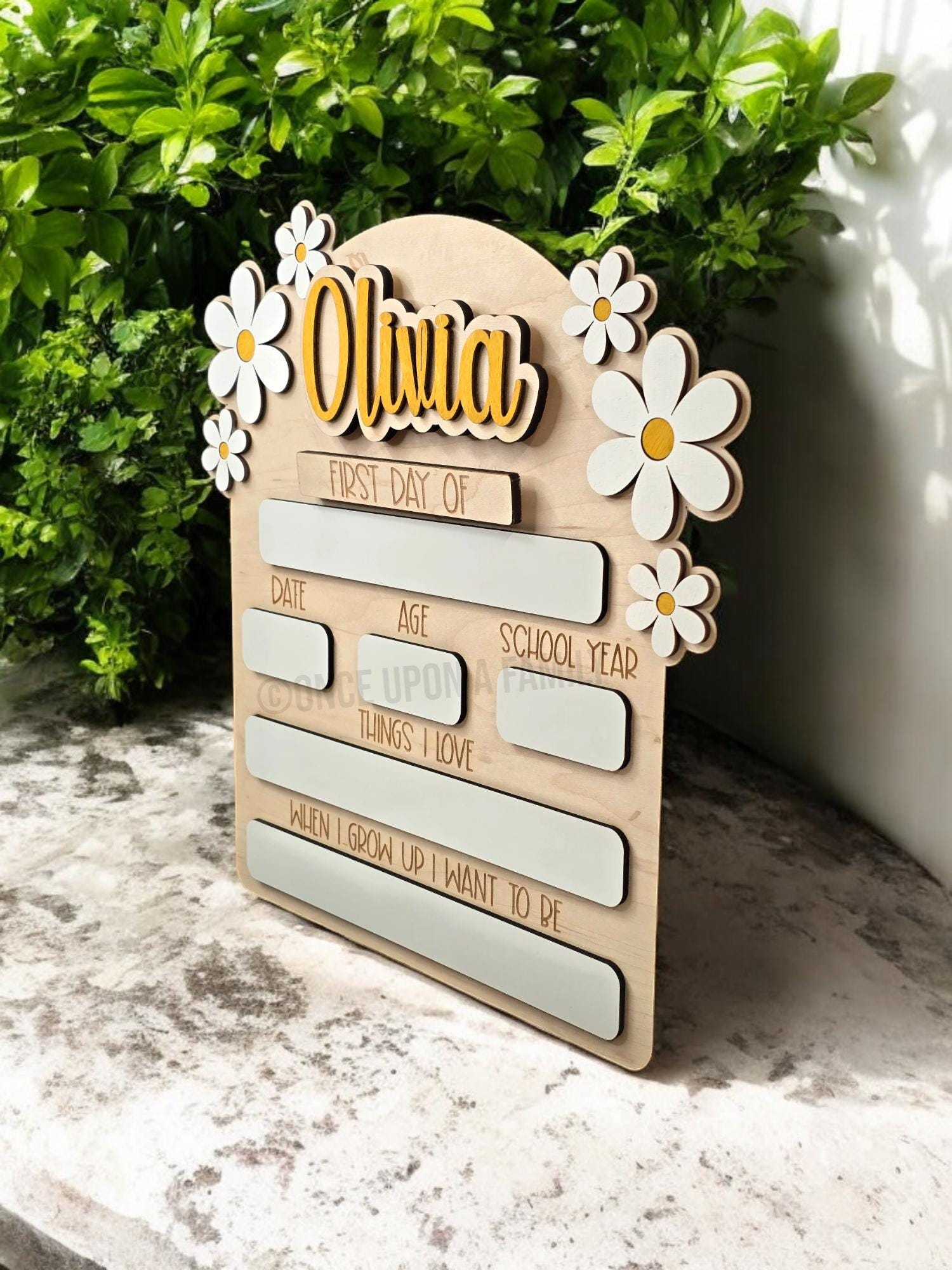 Personalized First Day of School Name Sign, Retro Flower, Daisy Back to School milestone board, Gift for Kid, photo prop kindergarten, Pre-K