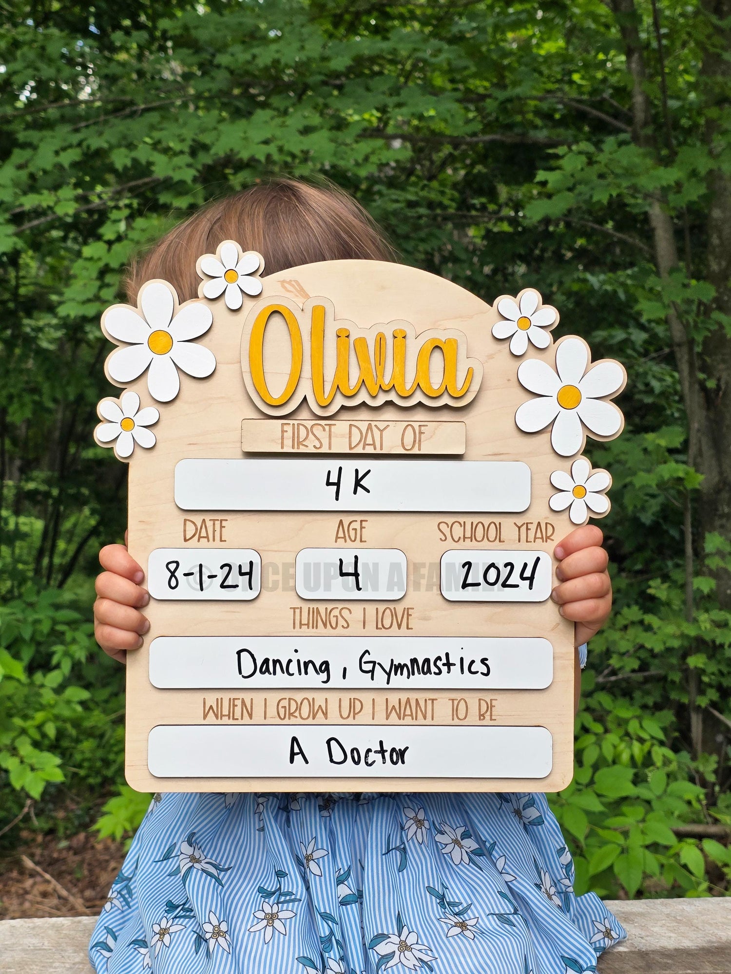 Personalized First Day of School Name Sign, Retro Flower, Daisy Back to School milestone board, Gift for Kid, photo prop kindergarten, Pre-K