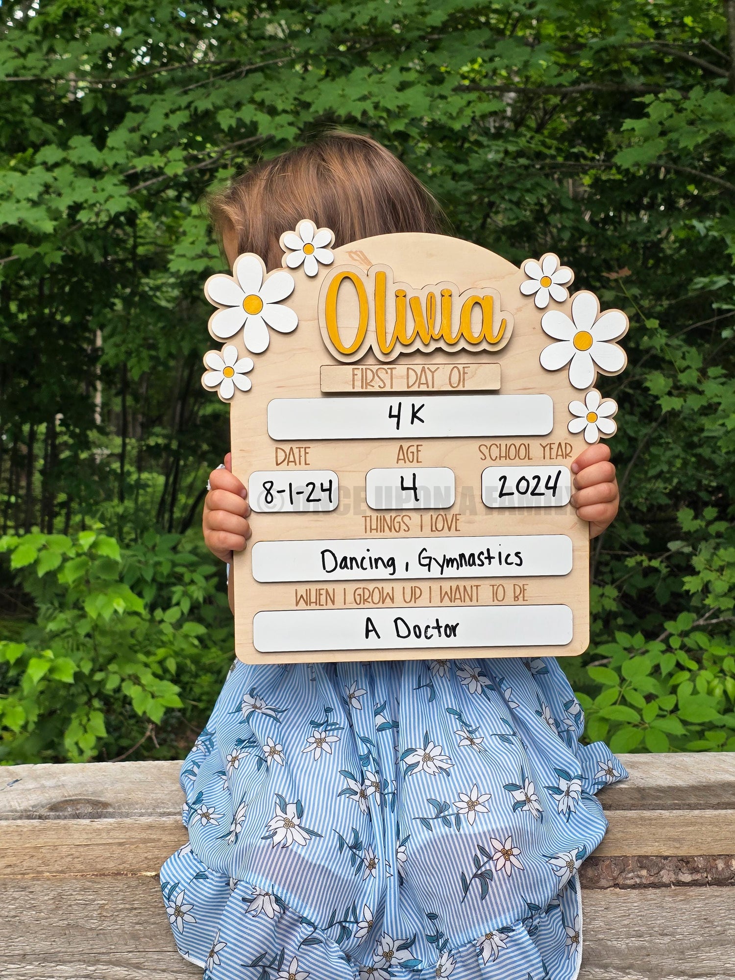 Personalized First Day of School Name Sign, Retro Flower, Daisy Back to School milestone board, Gift for Kid, photo prop kindergarten, Pre-K